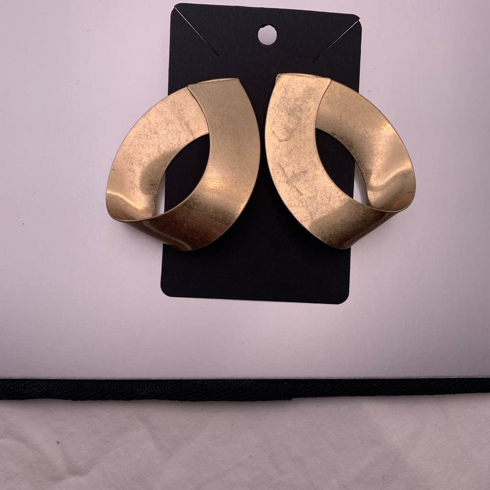 Elegant Gold-Tone Women's Earrings
